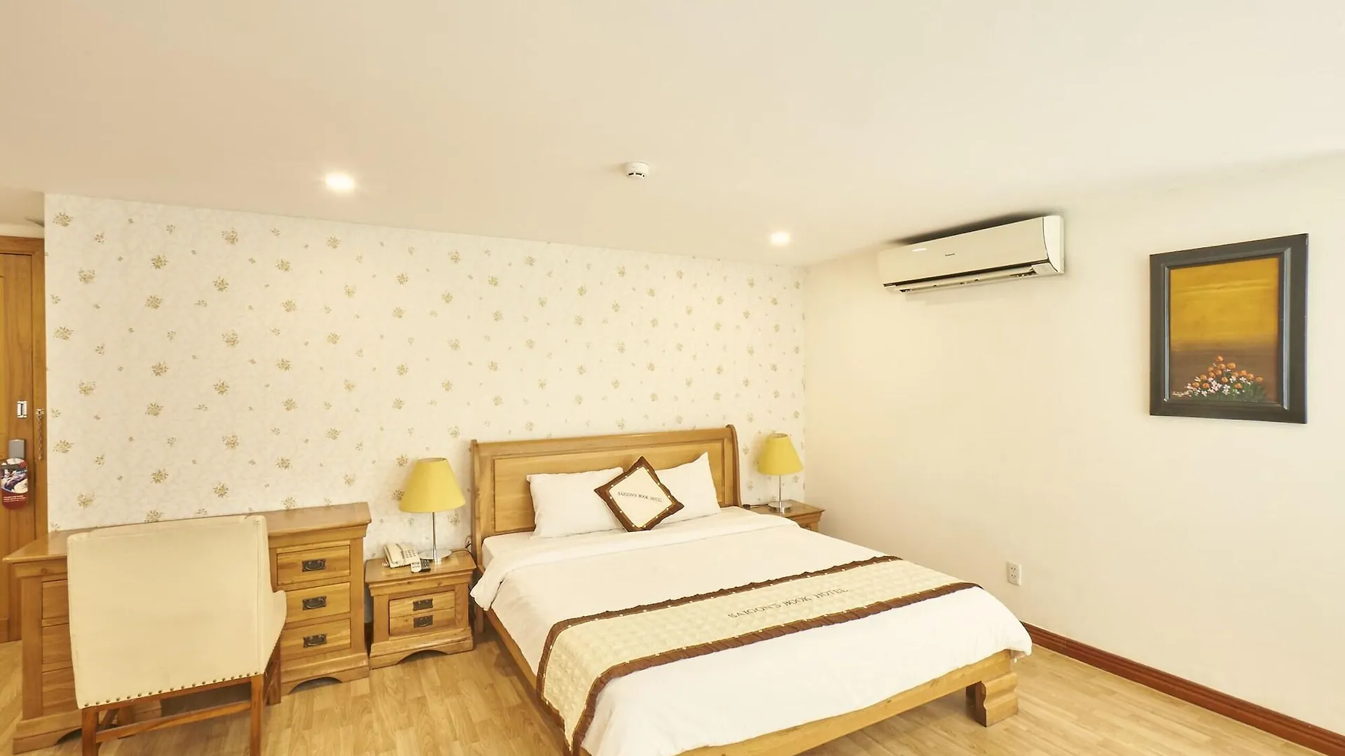 ***  Sai Gon'S Book Hotel Ho Chi Minh City Vietnam